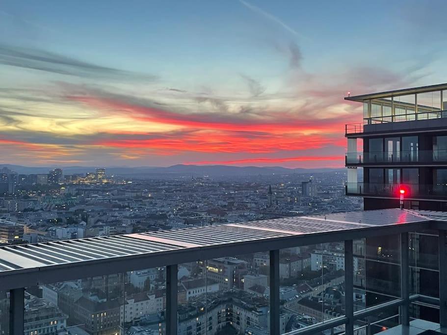 The High-rise With Pool * Vienna